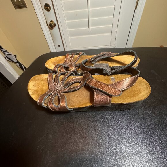Naot 39 bronze wedge sandal main image 8